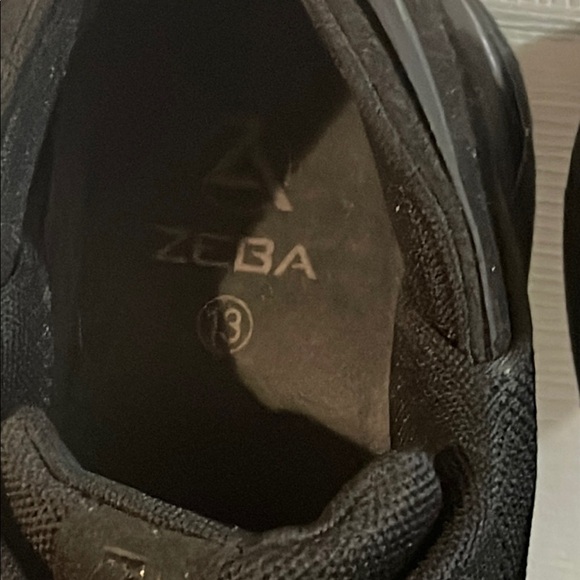 Men's Black Athletic Shoes - Picture 6 of 7